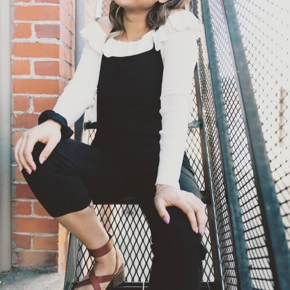 Black Capri Overalls With Side Pockets - LAST MED - Picture 2 of 10